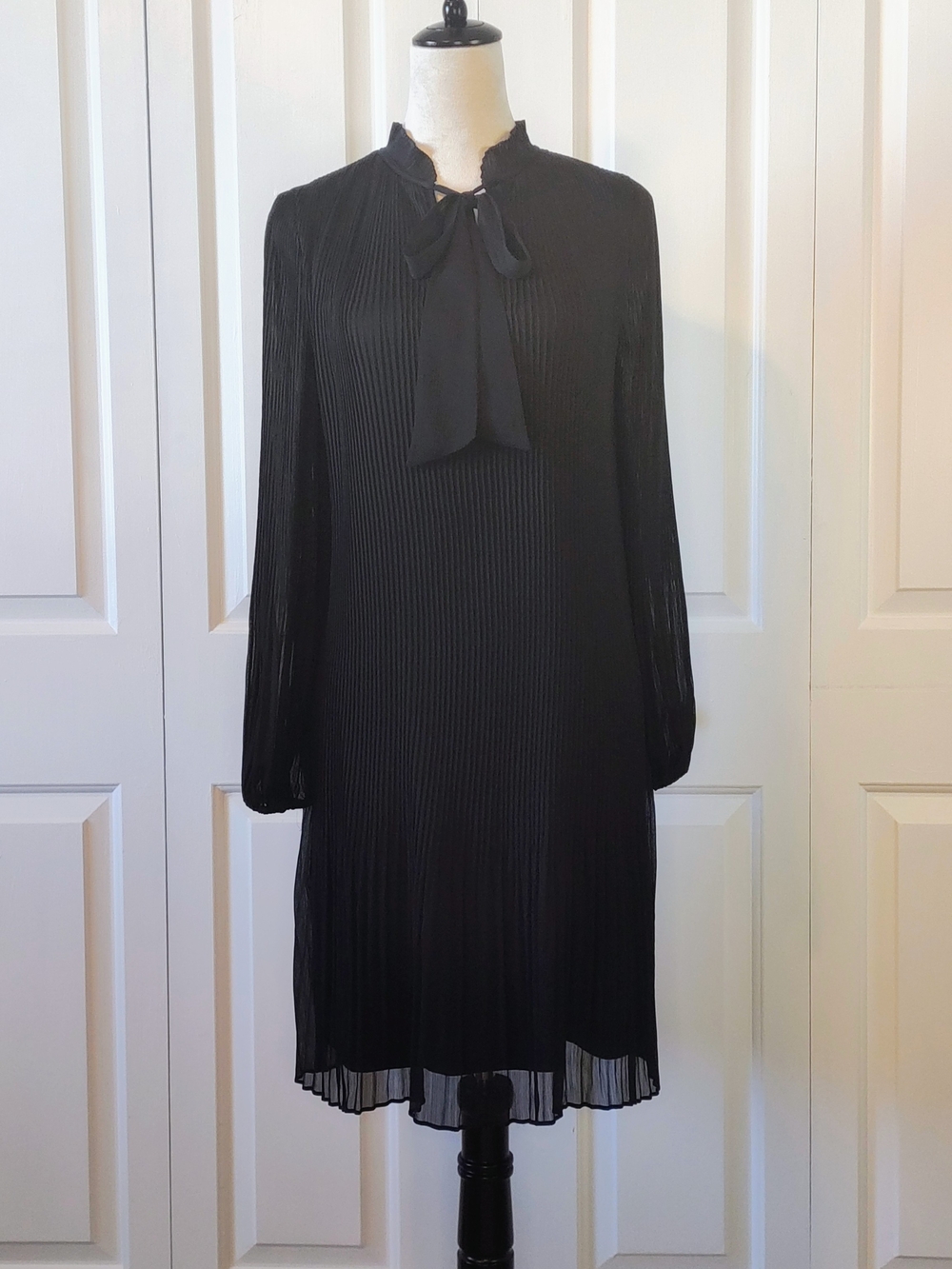 DKNY Black Pleated Tie-Neck Long Sleeve Dress